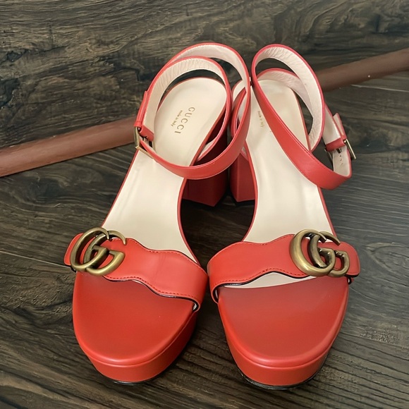 Gucci GG Marmont Sandals - Picture 2 of 8